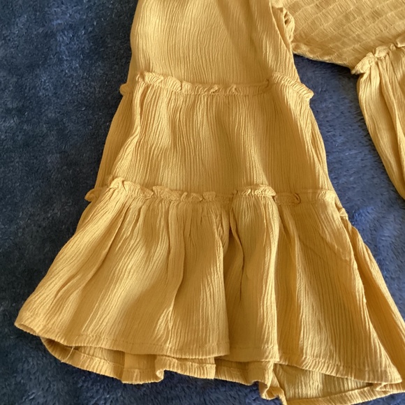 Mustard top with bell 3/4” sleeves - Picture 4 of 5